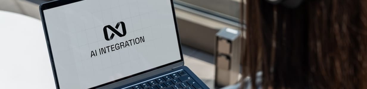 Características de la API de Crisphive: programación, rutas, webhooks y análisis